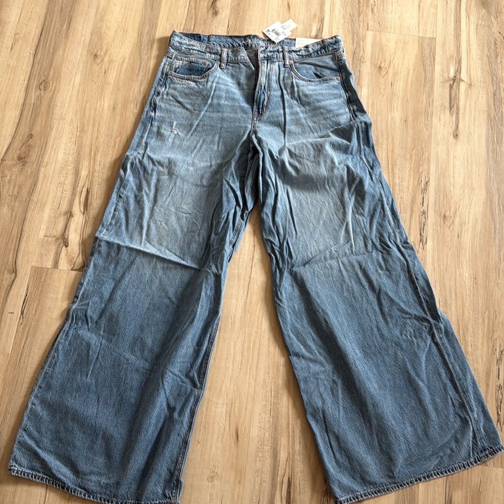 American Eagle Dreamy Drape Super High Rise ultra wide leg 
31 (12) long